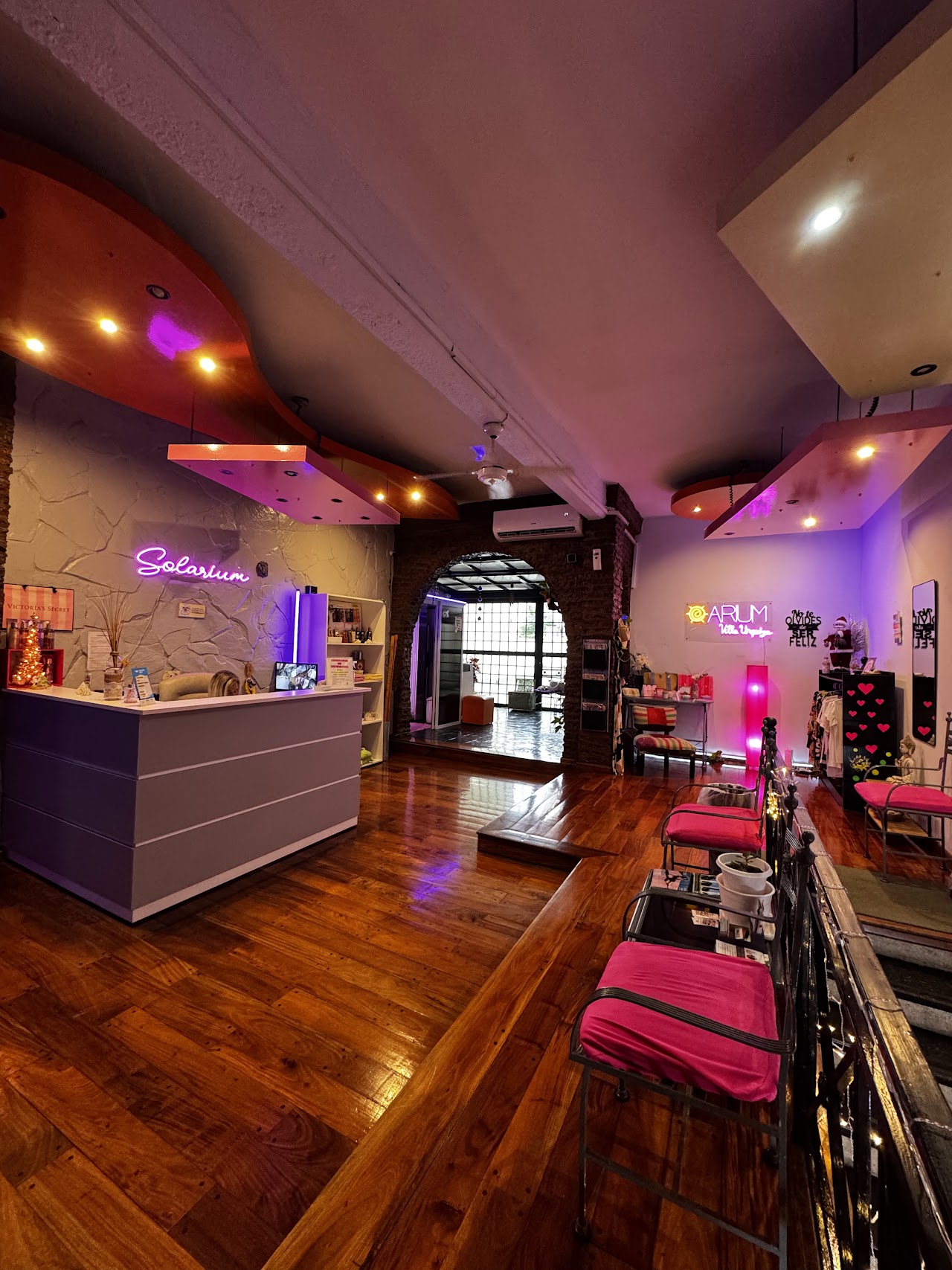 Cabina de bronceado ergonómica de última generación en Arium Solárium Villa Urquiza